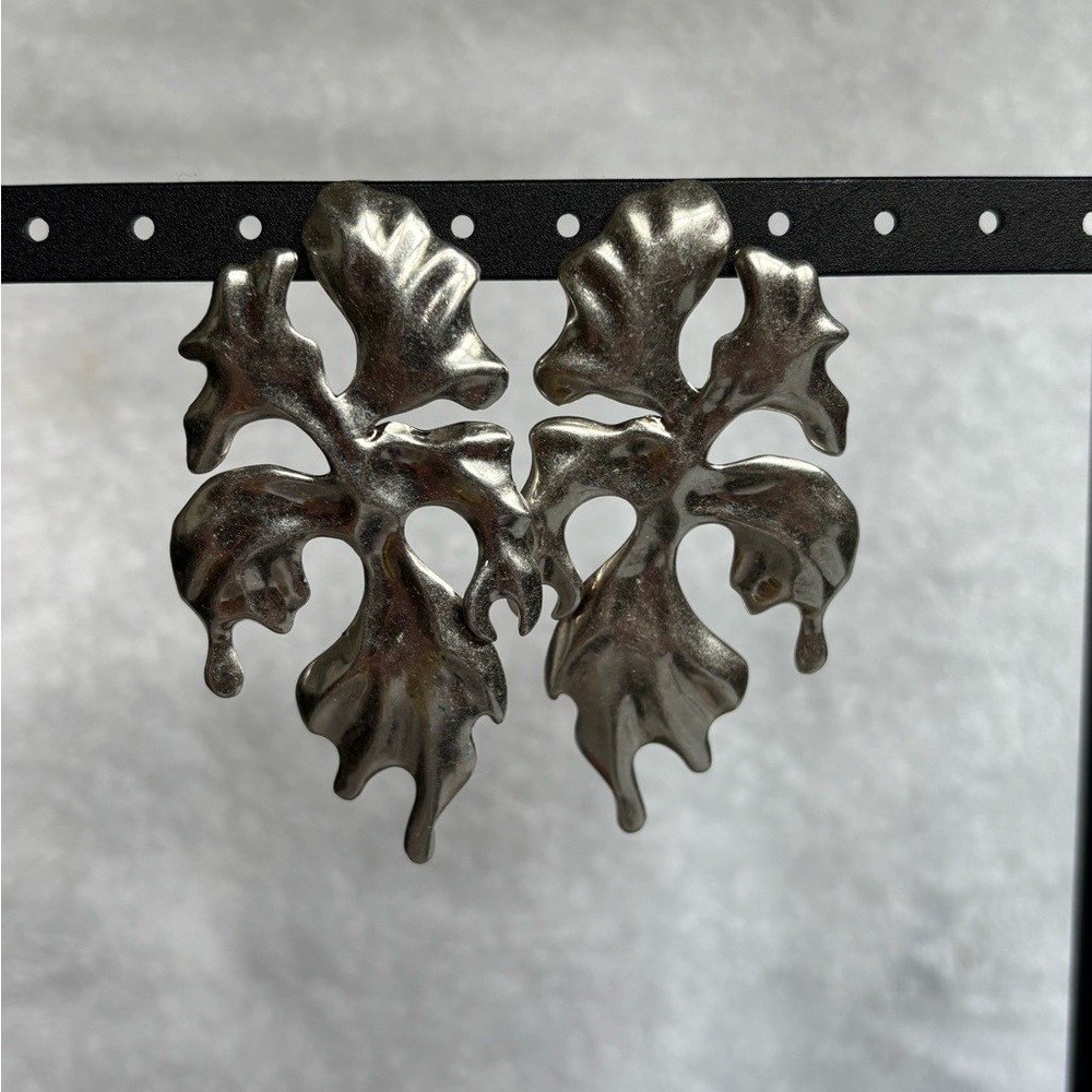 Kendra Scott Silver Leaf Earrings